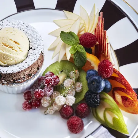 فندق Regency - Small Luxury Of The World 5*