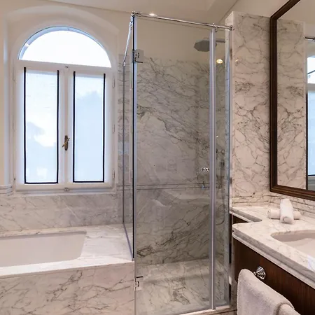 Hotel Regency - Small Luxury Of The World