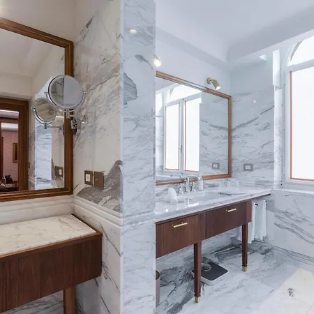 Regency - Small Luxury Of The World فندق