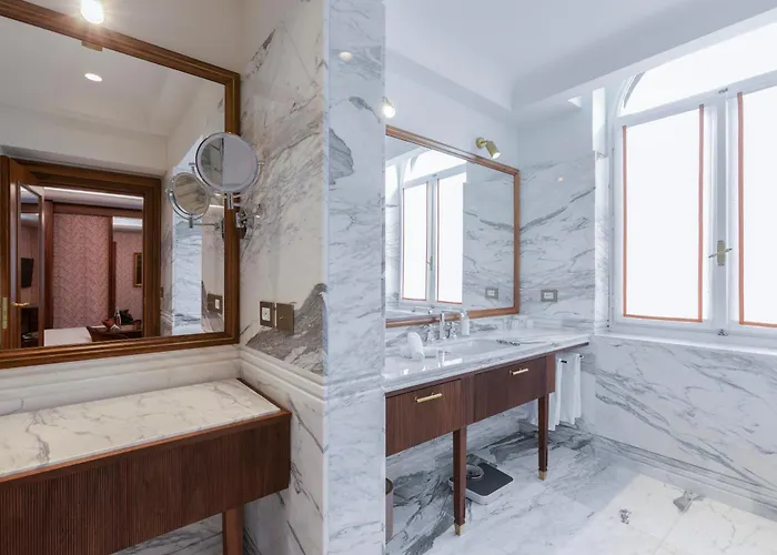 Regency - Small Luxury Of The World Otel